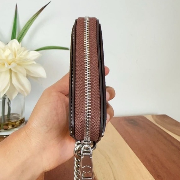 NWT Coach Zip Card Case In Signature Canvas With Banana Print cr833 - Picture 7 of 8